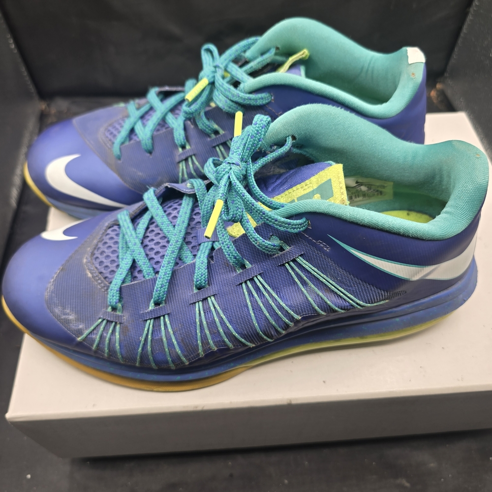 Nike‎ Blue and Teal Athletic Shoes